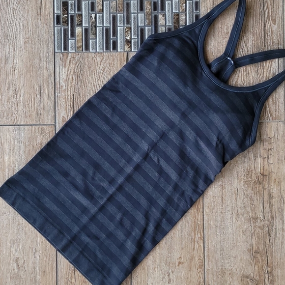 lululemon athletica Tops - LULULEMON EBB TO STREET TANK II